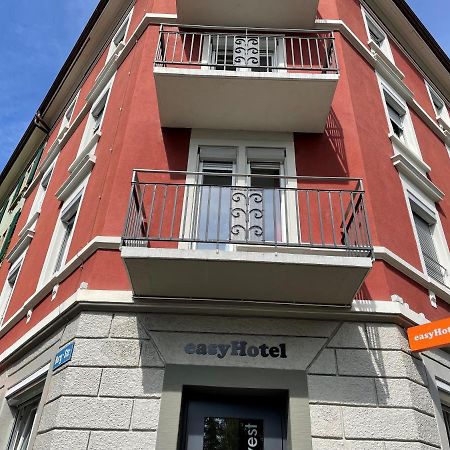 Easyhotel Zurich West Buitenkant foto