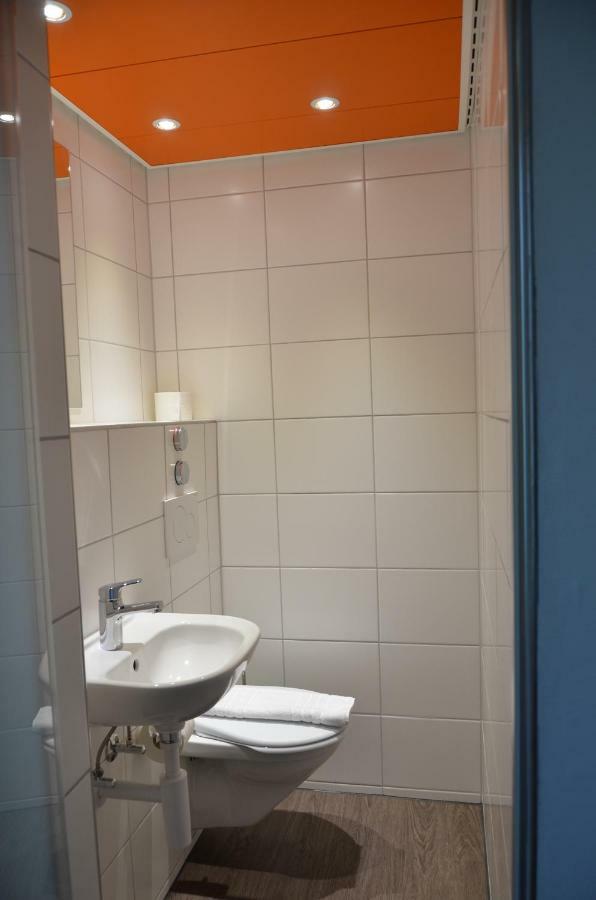 Easyhotel Zurich West Buitenkant foto