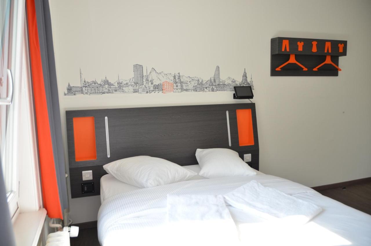 Easyhotel Zurich West Buitenkant foto